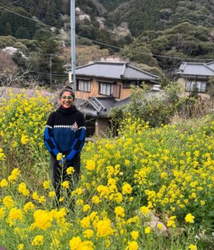 Kubbra Sait Instagram - Writing caption after my BIG FAT THUMBS CLICKED - POST!!!!✉️ 

Day 1 in Kawazu, Izu Peninsula.

Saw (some) last few cherry blossoms, 🌸 hanging loosely on a thread of branches… they made some really cute photos. The teeeny tinyyyy cafés were the cutest and the oldest, cutest peeps served us our meals. 

Happy days 🙌🏽

#Japan #travels #KubbraSait #happiness #joy #love #laugh #india