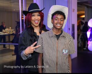 Kym Whitley Instagram - A time was HAAAAD!!! That @niecynash1 and @wpmillermoments  know how to throw a party! The rodeo, the celebrities, the food, the line dancing, and the performances were all A  A ❤️ my 14 yr old son @joshuawhitley11 was so excited to see old friends and his auntie’s!! I was humbled by @nlechoppamusic he made me seem like the cool mom but he was such a nice young man! 
It was so good to see some of my friends and celebrate Niecy!! When is the next one 😩😭🤣

Styled by @darajoylove 
Thanks @wpmillermoments for the photos 
And another happy birthday to the hostess with the mostest!! @niecynash1 ❤️❤️❤️❤️❤️❤️❤️