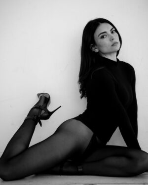 Kyra Santoro Instagram - Despierto y no te tengo aquí 🥀