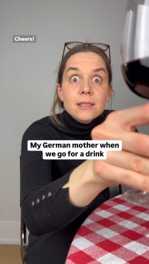 Laura Ramoso Instagram - A mother never forgets your middle school crush
.
.
.
.
.
#germany #german #germanmom #germany🇩🇪 #germanmother #mom #mama #germanmeme #deutsch #deutschland #meinemutter #drinks #aperitivo #apéro #apero #aperolspritz #aperitiv #apéritif #motherdaughter #motherdaughterlove #drink #parentmemes #pov #discover #satire #eltern #meinemutter #motherdaughtertime
