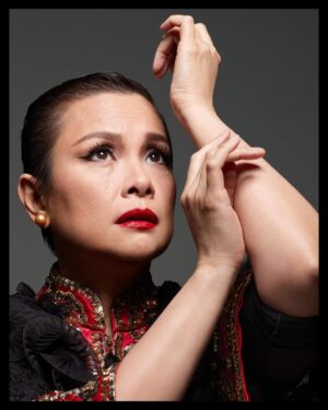 Lea Salonga Instagram - Woohoo!!! Finally it’s out!!! @nymag
Portfolio by @markseliger
Styling by @danieledley
Hair by @petergrayhair
Makeup by @jameskaliardos
#YesteryearIssue #LegendsofBroadway