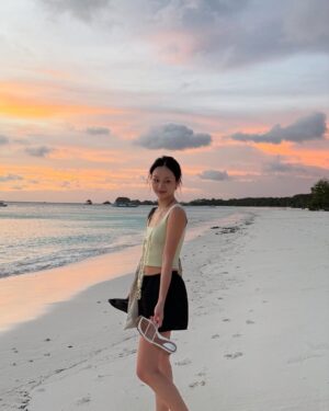 Lee Hye-ri Instagram - 그리운 아만 잘있니..🌊