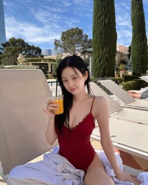 Lee Yu-bi Instagram - 🦭💋