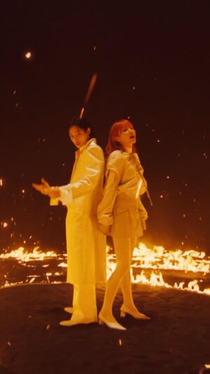 LiSA Instagram - LiSA「ReawakeR (feat. #Felix of Stray Kids)」で、OPを担当させていただきました。 #俺レベ2期　最終話ありがとうございましたっ。たくさんの仲間を召喚してレベルアップした旬くんと共に、私もそれぞれの道を切り開いてきた澤野さんとFelixさんに力を借りて、物語りと共にここまでお届けしました。それにしても旬くんレベルアップしすぎ‥！！かっこよかった！
よーし！私たちもライブでもっとかっこいい曲に再覚醒させちゃうぞー！❤️‍🔥ちからかしてね。
ありがとうございましたっ⚔️💎✨
https://youtu.be/oe4XJ851oOk?si=OaXmv4oEPEvjtNVG
#SoloLeveling sololeveling_pr