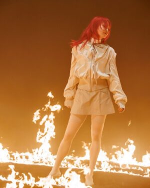 LiSA Instagram - New Single 2025.3.5 OUT!!💿
#LiSA
"ReawakeR (feat. #Felix of Stray Kids)"📸🎞️

🎞️ MUSiC CLiP
youtu.be/oe4XJ851oOk

🎧 Download & Streaming
lisa.lnk.to/ReawakeR_DG

💿 Buy
lisa.lnk.to/ReawakeR

#LiSARR #StrayKids #フィリックス
#俺レベ2期 #SoloLeveling

@sololeveling_en 

「LiSA」
📸　@vizkage 
👗　@kanemitru 
💄　@fusaetachibanaworks
