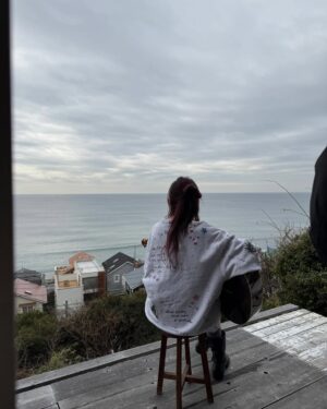 Lilas Ikuta Instagram - 鎌倉の水平線が眺められる素敵なお家で📹
海風がとても気持ちよかった☺︎

----------------

#CoachNY
#CoachJapan
#コーチバッグ
#thefashionpost