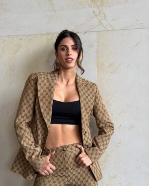 Luciana Sismondi Instagram - Renovar, sanar y brillar y el que entendió, entendió!🤎

@kloerboutique @gucci