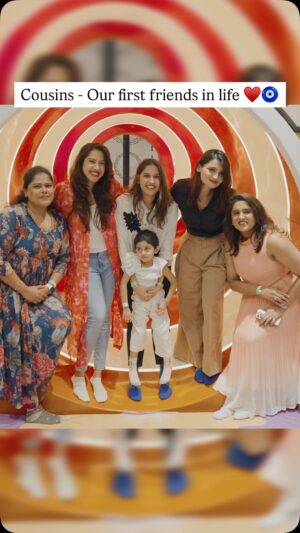 Maalica Ravikumar Instagram - Our first friends and for the lucky ones - forever friends ♥️✨ Through our own childhood fights, misunderstandings, ego clashes - we didn’t connect much while growing up in our 20’s. But 30’s brought us back and the word “family” became more meaningful ♥️

Also, @drmonishaaravind namma mattum dhan bayandhu kathrome 😆🫢🙈