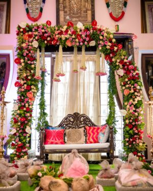 Maalica Ravikumar Instagram - Moments to cherish forever with my beautiful sisters and cousins😍

Blessed to share these memories with the best company and stunning decor by @purpletreeprojects