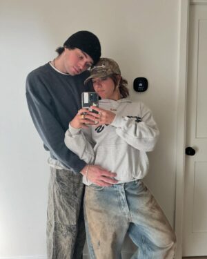 Mackenzie Ziegler Instagram - baby’s birthdayyy🫂💕🪽
favorite person ever
i’ve never laughed harder in my life with anyone else
i’m so lucky
i love you xo ❤️❤️❤️