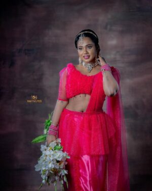 Madhu Meetha Instagram - Srilankan bride 🧚🏼‍♀️
Click @raviphotographs 
MUA and HMUA: @archana_hairandmakeup 
Jewellery : @saigoldcovering_rental_jewels _rental_jewels
Costume :  @fable_designs_
