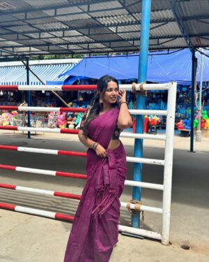 Madhu Meetha Instagram - 🌸can’t resist myself to post these pictures 🫣
#picoftheday #pictures #instagood #instagram #instagood #instadaily #explore #explorepage #exploremore #palani #temple #saree