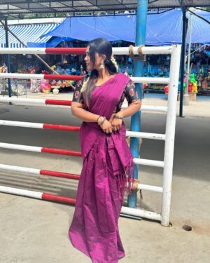 Madhu Meetha Instagram - 🌸can’t resist myself to post these pictures 🫣
#picoftheday #pictures #instagood #instagram #instagood #instadaily #explore #explorepage #exploremore #palani #temple #saree