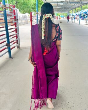 Madhu Meetha Instagram - 🌸can’t resist myself to post these pictures 🫣
#picoftheday #pictures #instagood #instagram #instagood #instadaily #explore #explorepage #exploremore #palani #temple #saree