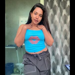 Madhu Meetha Instagram - Can I kiss you? 💋#picture #photo #photooftheday #naturephotography #click #cute #love #viral #instagram #instadaily #instalike #instagood #explore