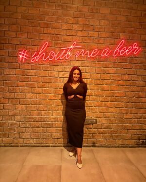 Madhu Meetha Instagram - 🖤🌸 #repost #insta #instagram #instadaily #instagood #instamood #fyp #explorepage #explore #picoftheday #portraitphotography #selfie