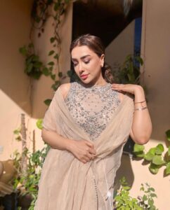 Actress Maira Khan HD Photos and Wallpapers April 2025