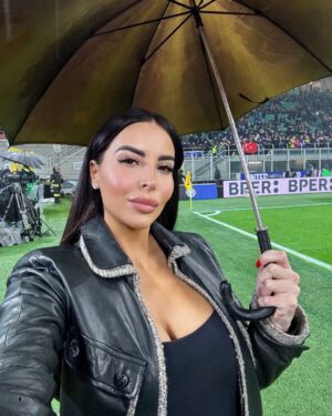 Maria Luisa Jacobelli Instagram - Un po’ di pioggia ieri a San Siro 🤏🏽😂 
#interlazio