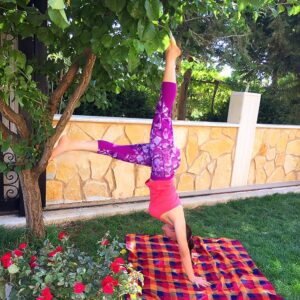 Mariam Hassan Instagram - Take your #exercise outside whenever you can 🤸‍♂️