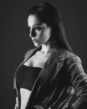 Mariam Hassan Instagram - ♠️🤍

📸 @danielsalib_photography 💛
#mua @makeup_rashakhalaf
#blackandwhite