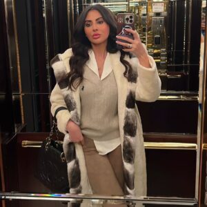 Mariam Hussein Instagram - “Happy Valentine’s Day to all the incredible single mothers out there! 💖 On this special day, remember that your true Valentine is your children. They are the embodiment of love, joy, and companionship, filling your life with purpose and happiness. Whether you have a partner or not, the most precious gift is the time spent with your little ones. This year, my heart is in Paris, cherishing every moment with my daughter, creating memories that will last a lifetime. Let’s celebrate the love we share with our kids and the strength that defines us as mothers. You are doing an amazing job! 💕” 

#happyvalentinesday #valentine #singlemom#proud#daughter#love#truelove#thankful

شكرا على نعمة الأطفال بحياتنا 🤲❤️والله يرزق الجميع