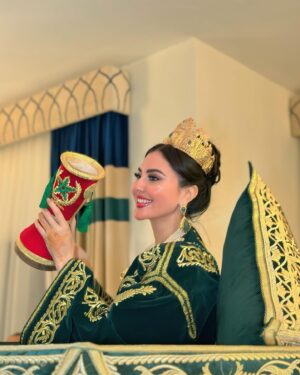 Mariam Hussein Instagram - "ليلة الحنة في المغرب، تقليد عزيز يحتفل به كل عام في ليلة 27. كانت فرصة مميزة لي أن أحتفل بتجهيز الحناء لابنتي، مشاركًا معها سعادتها. استمتعنا بحفل مغربي رائع، بأجواء جميلة وقفطان مغربي تقليدي. 💖✨#قفطان_النطع 🌿 #ليلة_الحنة #تقليد_مغربي #عائلة"

Special thanks for @hassna_designs 
Thank you best band @abdol3issawi_03
📸@shadi.taghlibi
Glam @laurancebeautysalon