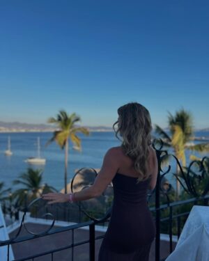 Mariana Torres Instagram - Un poco de lo que fue Marzo en la playa 🏖️☀️ #puertoescondido #manzanillo 🙌🏻