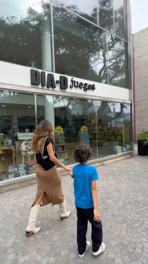 Maricris Rubio Instagram - Así que si no sabes qué regalar estas fiestas , te dejo una excelente opción que une a los amigos y la familia @diadjuegos encontrarás todos los juegos y más 😉