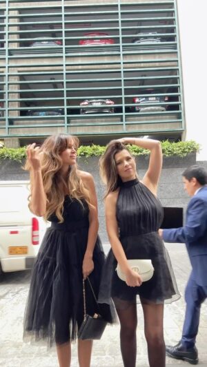 Maricris Rubio Instagram - Final inesperado 😜🇵🇪 
Vestido largo o corto ? Cuál eliges ❤️
