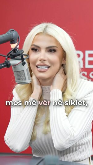 Marina Vjollca Instagram - Sonte ne ora 20.00 ne Kanalin Class Media ne You Tube, Episodi i pare i @podclass.alketavejsiu nis sot me Intervisten e @marina_vjollca qe numeron kaq pak intervista ne jeten e saj publike, sa ndihemi shume te privilegjuar qe na besoi kete rrefim shpirti per ta ndare me audiencen e ketij cikli intervistash fantastike.
Marina kur e jep fjalen e mban fjalen, dhe kjo flet shume per njeriun. 
E kemi quajtur kete episod “Viti i Marines” , sepse ky ka qene vertete nje Vit Fantastik per te. 2 programe televizive dhe 2 biznese , nje ne rritje e tjetri ne lulezim. @ef_albania @mineyourbeauty 
Ne kete episod do te degjoni;
* Martesa, si menaxhohen konfliktet ne cift, sfida me e madhe e nje mardhenie qe i kalon 10 vite, udhetimet, sfida shendetesore e Getoarit ne prag te lindjes se vajzes. Per njeri tjetrin… nje premtim dashurie.
*Media dhe Lajmet, e verteta dhe e paverteta e shume provokimeve  mediatike.
*”Mum Guilt”, sensi i fajit per nje nene qe punon dhe kerkon gjithmone me shume kohe per femijen e saj.
*Pasioni per udhetimet; Afrika.
*Si erdhi Elisabetta Franchi ne Shqiperi, brandi i suksesshem i Modes Italiane qe i besoi Marines nje Mono Brand Shop. Elisabeten e gjenim ne shume dyqane me koleksione te vogla, sot ne “Arena Center” mund te vizitosh nje Boutique me standartet europiane e te ndihesh si ne Milano, Paris apo Londer. Marina eshte garancia dhe suksesi pas kesaj sipermarrje.
*Minë nje brand kozmetik “Made In Italy” qe ka vizionin  e saj. Pse nje Brand Kozmetik nderkohe qe industria ofron qindra mijera opsione? Eshte Marina qe shet Brandin, apo pordukti qe shet veten? Avantazhet Konkurruese qe e bejne Minë unik.
*Sot me kaq shume impenjime biznesi mes Tiranes e Milanos, Televizioni cfare perfaqeson per Marinen?
*2 Rikthime te fuqishme dhe brenda nje viti ne dy ekranet me te rendesishme Kombetare. Ne Klan me Kampionet, Ne Top Chanel me Shqiptaret per Shqiptaret.
Televizioni futbollit dhe ai i loteve.
Ne cilin ekran do ta shohim Marinen kete sezon?
*Raporti me motren e saj Luana Vjollca dhe a do te kete nje program ku do ti shohim te dyja bashke? 
*Nena; gruaja  Heroine qe rriti 4 vajza e vetme 
Cfare i mesoi?

Shikim te kendshem dhe You Rock Marina❤️