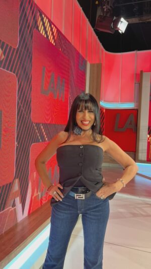 Marixa Balli Instagram - Look @kremia.moda 
Peinado @tunezclaudio 
@marianasolcatalanost