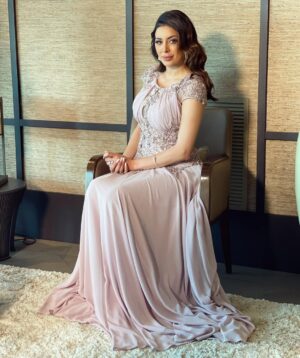 Maroi Bouchoucha Instagram - makeup @zouaghimariem 💄
coiffure @marwen.boulila.officiel ❤️
Merci amoula ❤ costume ❤