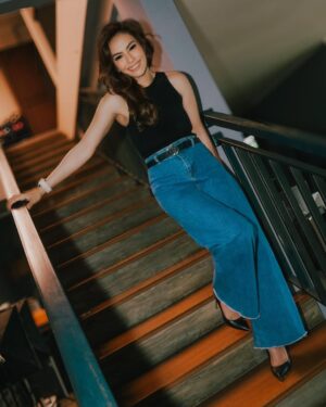 Masayu Anastasia Instagram - malem mingguuuuu… 
ngacunggg yg lagi mlm mingguan sm pasangan 😜🥰

mblo.. sabar ya mblo 😔
•
💄 : @gintingsmakeup 
📸 : @andrwphotos @andrwidi