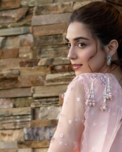 Actress Maya Ali HD Photos and Wallpapers March 2025