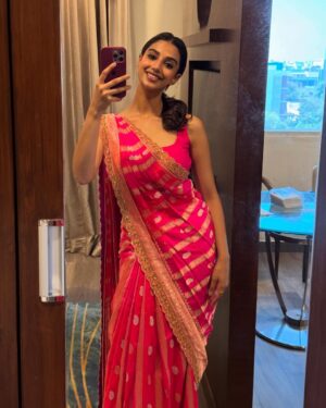 Meenakshi Chaudhary Instagram - In my desi era ✨🫶🏽