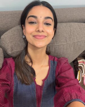 Meenakshi Chaudhary Instagram - In my desi era ✨🫶🏽