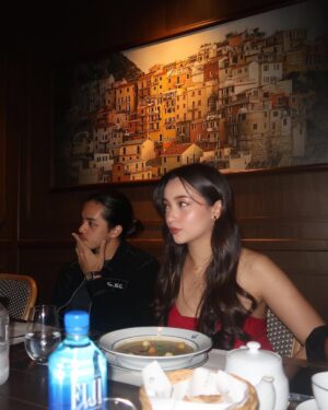 Megan Domani Instagram - Birthday dinner with loved ones🧸