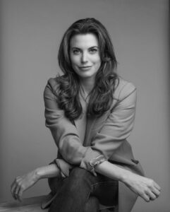Actress Meghan Ory HD Photos and Wallpapers March 2025