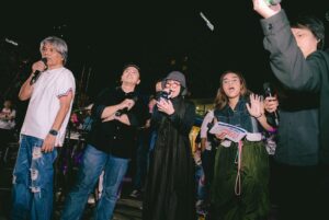 Melly Goeslaw Instagram - Federasi Serikat Musisi Indonesia (FESMI) menutup rangkaian acara "Asik, Hari Musik" Aktivitas Musik Edisi Spesial Hari Musik Nasional 2025 di Anjungan Sarinah, Jakarta semalam (13/3) dengan keseruan dan kehangatan.

Sebanyak delapan singer & songwriter independen unjuk kebolehan. Selain itu para pengurus dan anggota yang hadir di acara ini ikut menampilkan karya mereka seperti Marcell Siahaan , Melly Goeslaw, Once Mekel, Kadri Mohammad, Candra Darusman, Febrian 'HIVI!', Arsy Widianto, dan Dbatlayar.

Seminggu sebelumnya, tanggal 7 Maret 2024 telah diselenggarakan Music Clinic sebagai bagian dari program edukasi, dengan menghadirkan sejumlah pakar industri musik dalam tema Song Production dan Live Performance Production yang diikuti oleh 200 peserta.
•
#fesmiaum