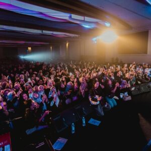 Melly Goeslaw Instagram - Dan senang rasanya tahun 2024 Potret berkesempatan merilis album live , album yang di persiapkan sangat lama , proses rekamannya benar benar live dan juga bisa disaksikan di kanal youtube nya @aquariusmusikindo 
•
Lagu lagu hits Potret di arransemen ulang dan dibawakan secara live , plus 1 lagu baru " Jangan Lupa Pulang " 
Album ini akan abadi di nikmati di setiap momen kamu lewat digital platform pilihan kamu .
•
Terimakasih juga untuk semua pihak yang menampilkan kami di panggung panggung musik 2024
Sampai jumpa di panggung musik tahun 2025 🤍
•
#potretband