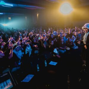 Melly Goeslaw Instagram - Dan senang rasanya tahun 2024 Potret berkesempatan merilis album live , album yang di persiapkan sangat lama , proses rekamannya benar benar live dan juga bisa disaksikan di kanal youtube nya @aquariusmusikindo 
•
Lagu lagu hits Potret di arransemen ulang dan dibawakan secara live , plus 1 lagu baru " Jangan Lupa Pulang " 
Album ini akan abadi di nikmati di setiap momen kamu lewat digital platform pilihan kamu .
•
Terimakasih juga untuk semua pihak yang menampilkan kami di panggung panggung musik 2024
Sampai jumpa di panggung musik tahun 2025 🤍
•
#potretband