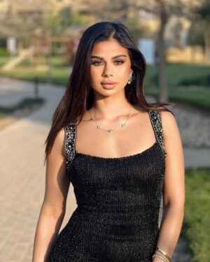 Menna Arafa Instagram - ✨🌟
Dress @aisha.couture.eg