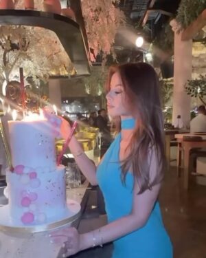 Menna Arafa Instagram - I had the best birthday this year😍👌🎉🎂🥰
Thank you to my loved ones who made this day super special ❤️😘
Very special thanks 
@cake_up_egypt  for the most beautiful birthday cake 🎂💖
@rose_wedding_planner20 for the amazing decoration 🎉
@zola_cakes2023