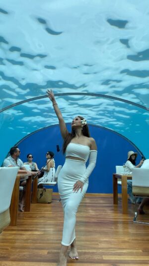 Menna Arafa Instagram - Living my dream in Paradise 😍🏝🌊🇲🇻
.
@maldives_360 
@conrad_maldives
Video editor @dabor.official