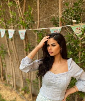 Menna Arafa Instagram - Happy birthday to me& happy eid for you all🎈