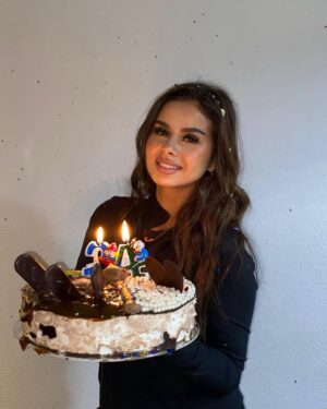 Menna Arafa Instagram - And the birthday celebration continues…🎂
Thank you to all my friends and family for celebrating me and being in my life🤍 i had a great birthday this year 🥰
.. 
and special thanks to my great team for making this BD shoot so special ❤️
📸 @muhamedahmedphotography 
Decoration @ballonella9 
MUA @mirnamagdymakeupartist 
Hair by @alfredandmina 
Corset @emmastudio
