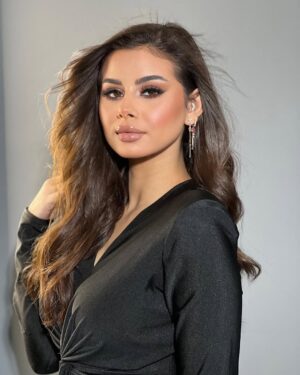 Menna Arafa Instagram - ❤️‍🔥
..
MUA @sarah_makeup33 
Hair by @theglam.jo 
Outfit @cocoandjayfashion