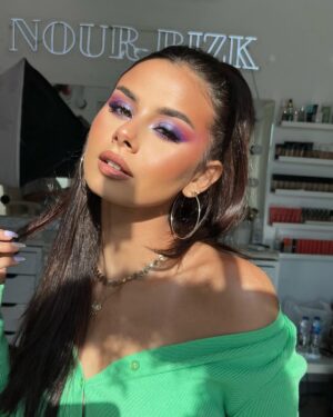 Menna Arafa Instagram - صحابي بيقولوا اني في اللوك دا طالعه شبه selena gomez 😂🤍
انتوا ايه رايكوا ؟
..
Makeup by the talented @makeupbynrizk ❤️