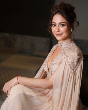 Menna Shalabi Instagram - ليلة فنية استثنائية وعالمية في الإبهار وحب الفن .. 
شكرًا للمستشار تركي آل شيخ على الدعوة الكريمة والمتعة والجمال وشكر كبير لحضرتك وفريقك على المجهود الجبار
@turkialalshik @joyawards.official 

وشكرًا للـ Glam Team ✨

Styling: @mohamedashraff
Dress: @zuhairmuradofficial 
Jewelry: @bulgari 
Makeup: @manargamilmakeupartist @charlottetilburyarabia 
Hair: @hema.hairstyle