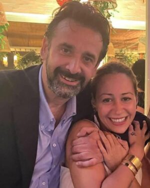 Menna Shalabi Instagram - فيه أصحاب وفيه زمايل وفيه عشرة عمر.. وفيه كوكي ♥️♥️♥️♥️♥️♥️♥️
الأجمل الأصدق الأعظم بلا منافس
سنة سعيدة أوي يا أبو علي♥️♥️♥️